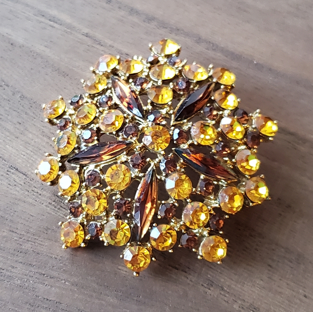 Vintage Flower Brooch